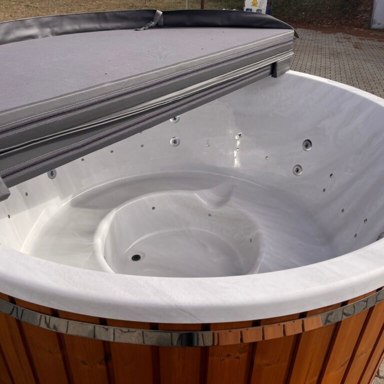 Balia z białym wnętrzem