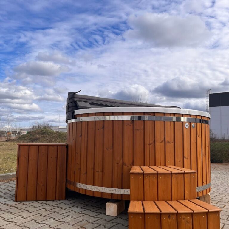 Balia łącząca elementy drewna i stali nierdzewnej